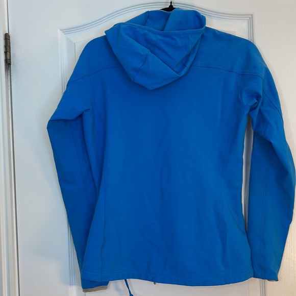 MEC soft shell jacket size XS in like new condition beautiful blue color - Picture 4 of 4